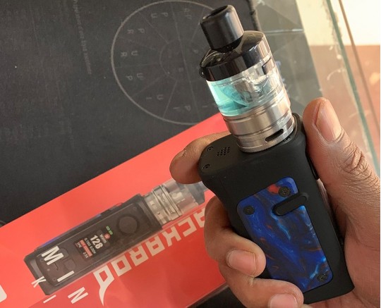 Découvrez le Jackaroo Mini Kit 128W de Vandy Vape chez Mia Vape MG